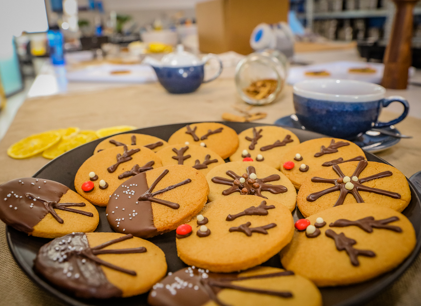 Carob Gingerbread Cookies IMG25